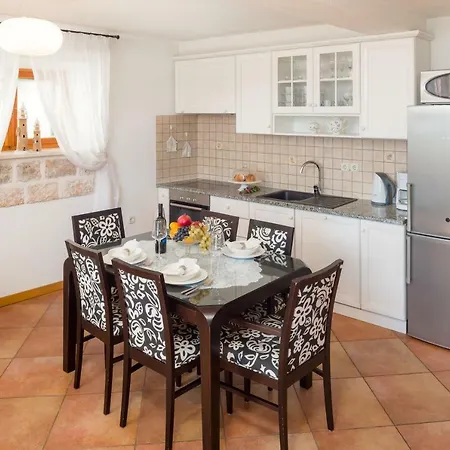 Luxury Mare Villa Bol