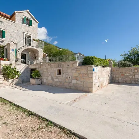 Luxury Mare Villa