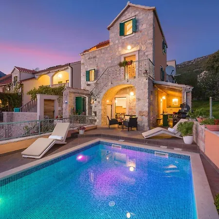 Luxury Mare Vila *